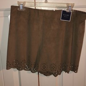 Kaari Blue Suede shorts